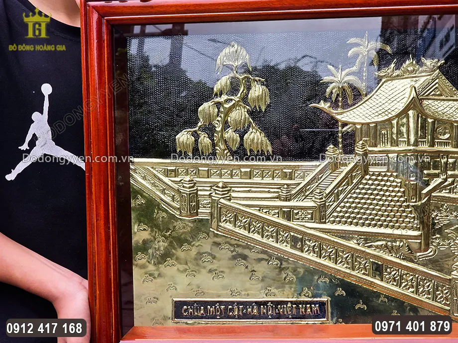 Khung tranh bằng gỗ tự nhi&ecirc;n chắc chắn